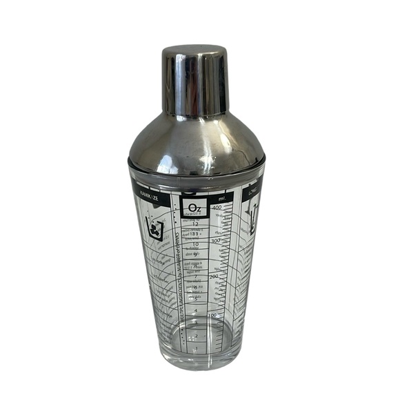 Glass Drink Shaker with recipes and‎ measurements. Excellent used condition. - Picture 1 of 7